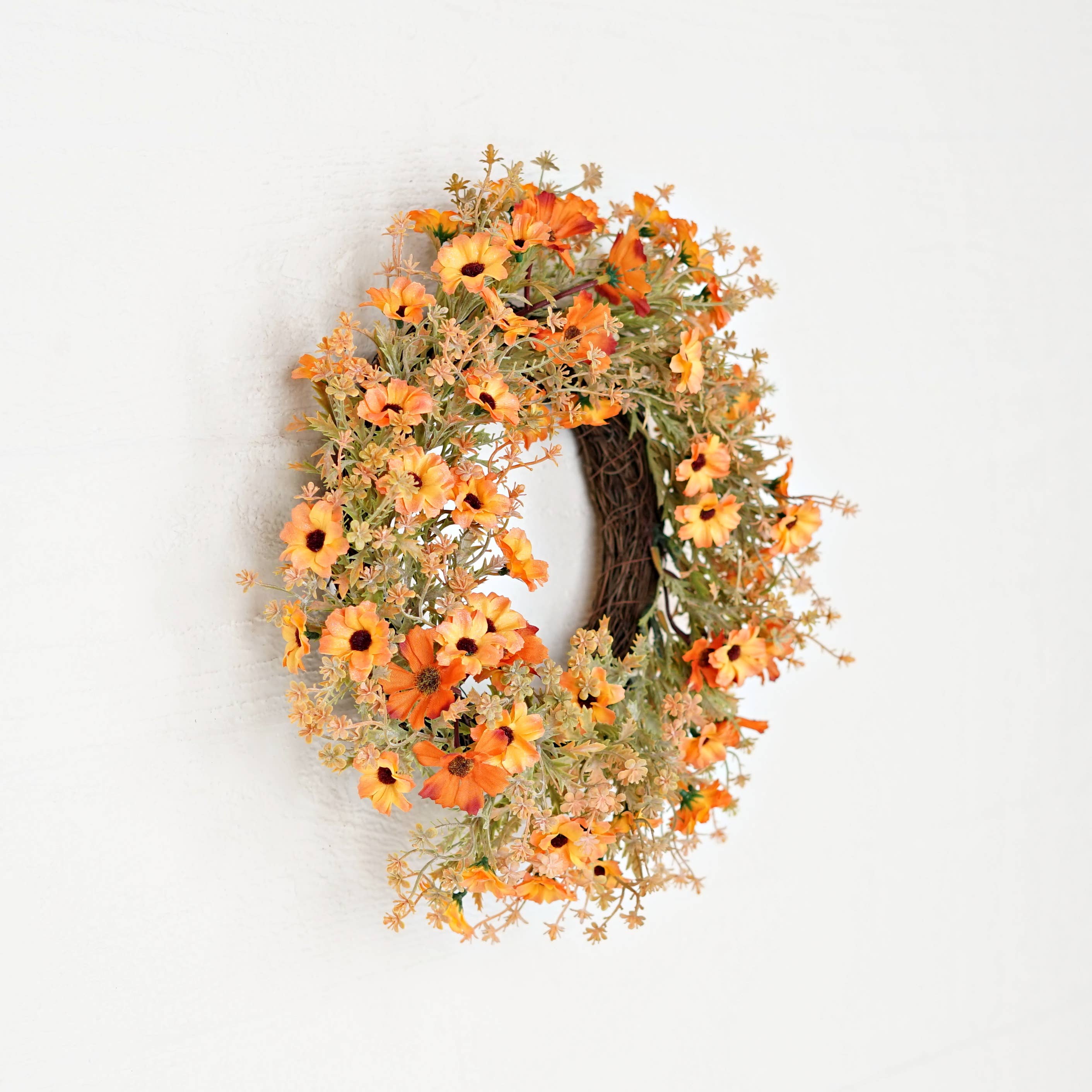530010- 16in(6.5)Twig Wreath-Autumn Perennials Garden