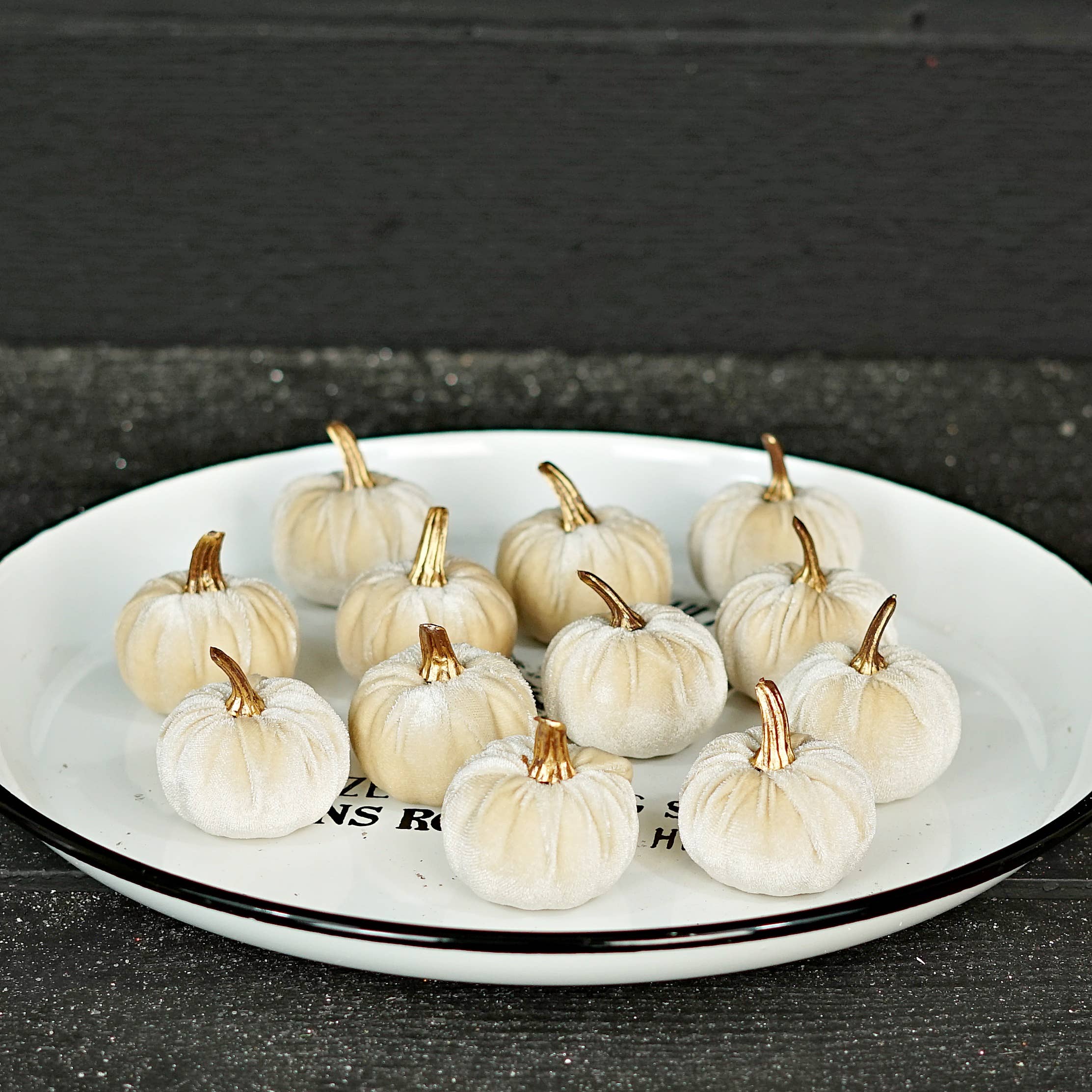 31343- Bag of 6 velvet 2in pumpkins with gold stem