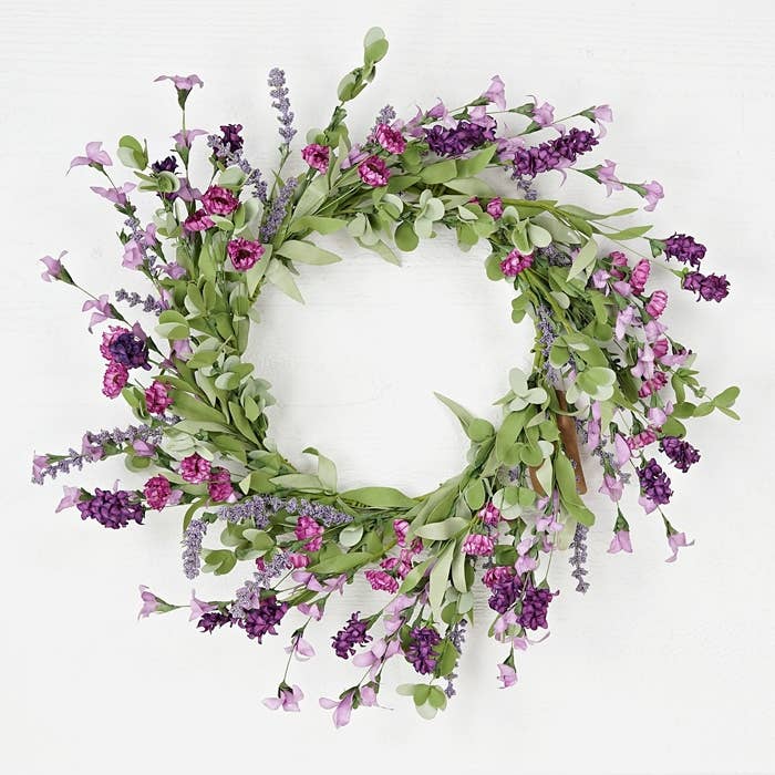 30980- 22in Wreath-Mixed Lanvender and wild flowers