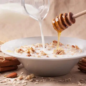 Milkhouse Candle Co. - Oatmeal, Milk & Honey