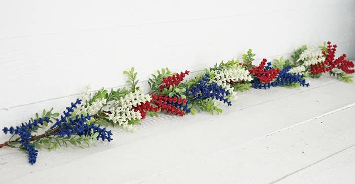 31211- 4ft Garland-Red White Blue Heather with Boxwood