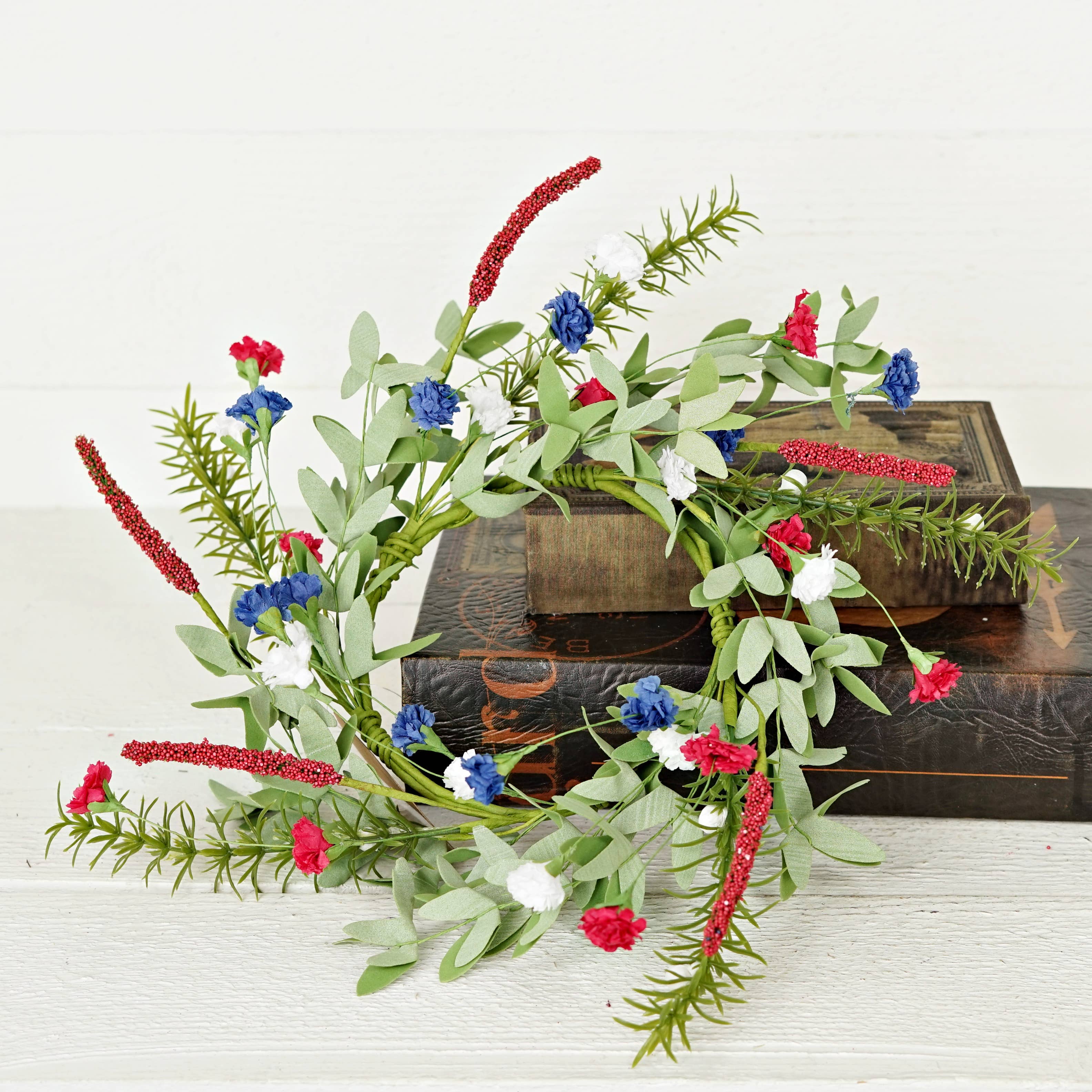 16in(5.5)Wreath-Red White Blue Carnation Blossom w. Heather