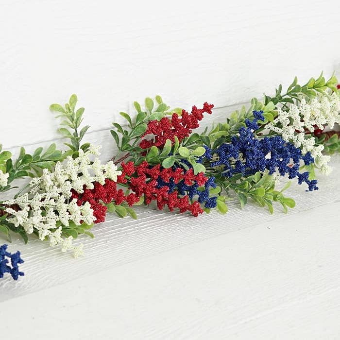31211- 4ft Garland-Red White Blue Heather with Boxwood